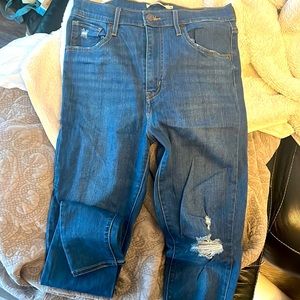 Size 31 Levi’s Distressed Skinny Jeans